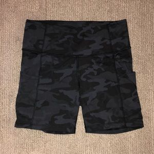 Lululemon High-Waisted Black Camo Biker Short 8